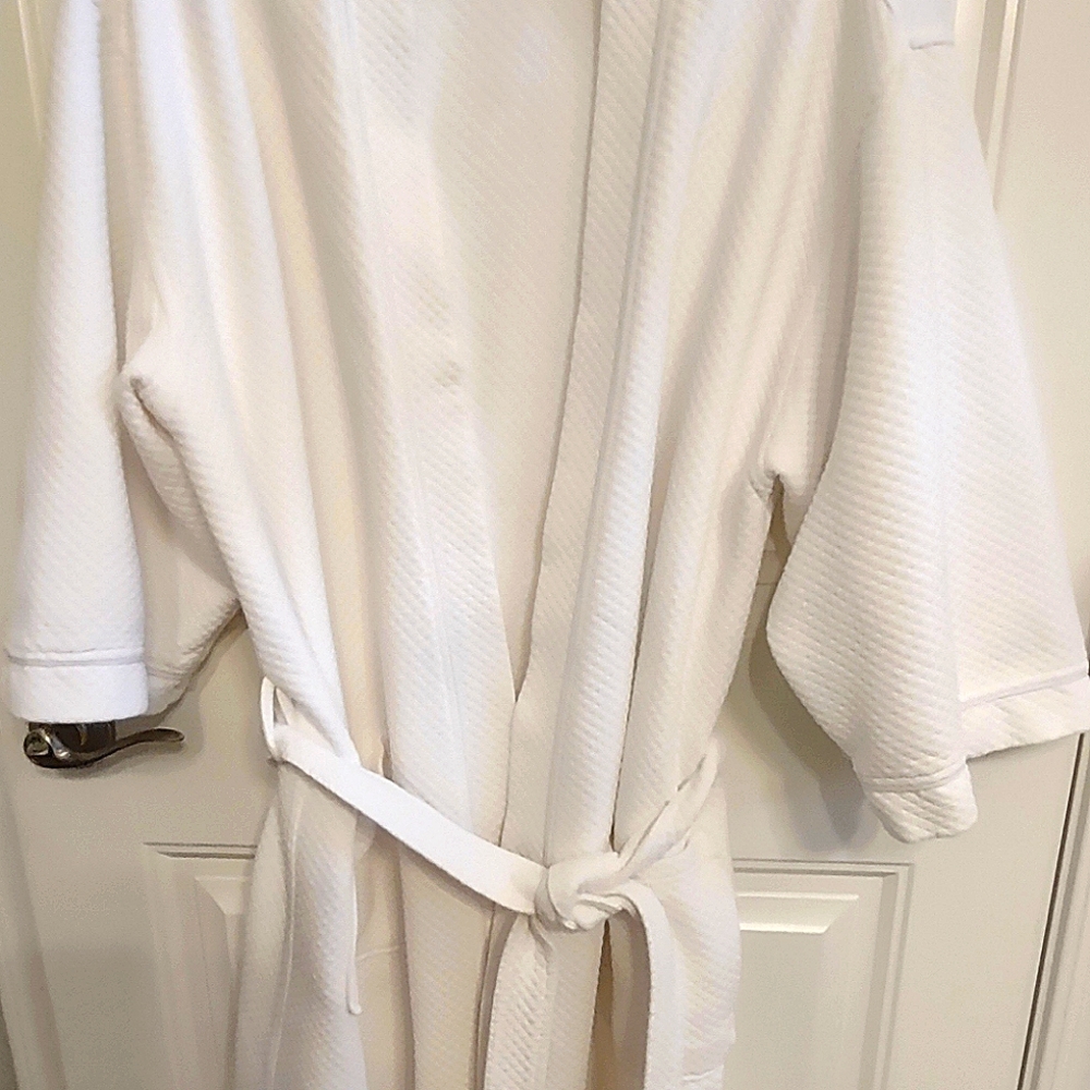 White pique UNISEX SPA ROBE *